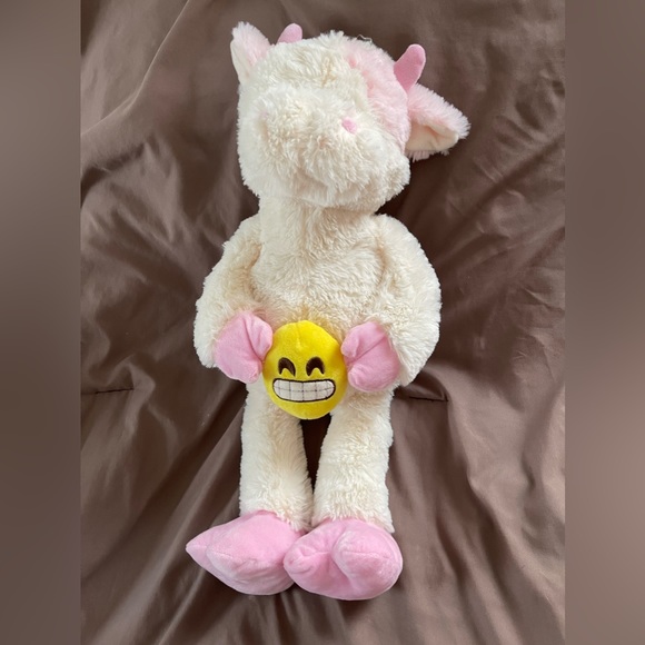 Kellytoy 21 inch Stuffed Cow Pink Cream Holding Emoji Soft Fluffy Plush Toy - Picture 3 of 9